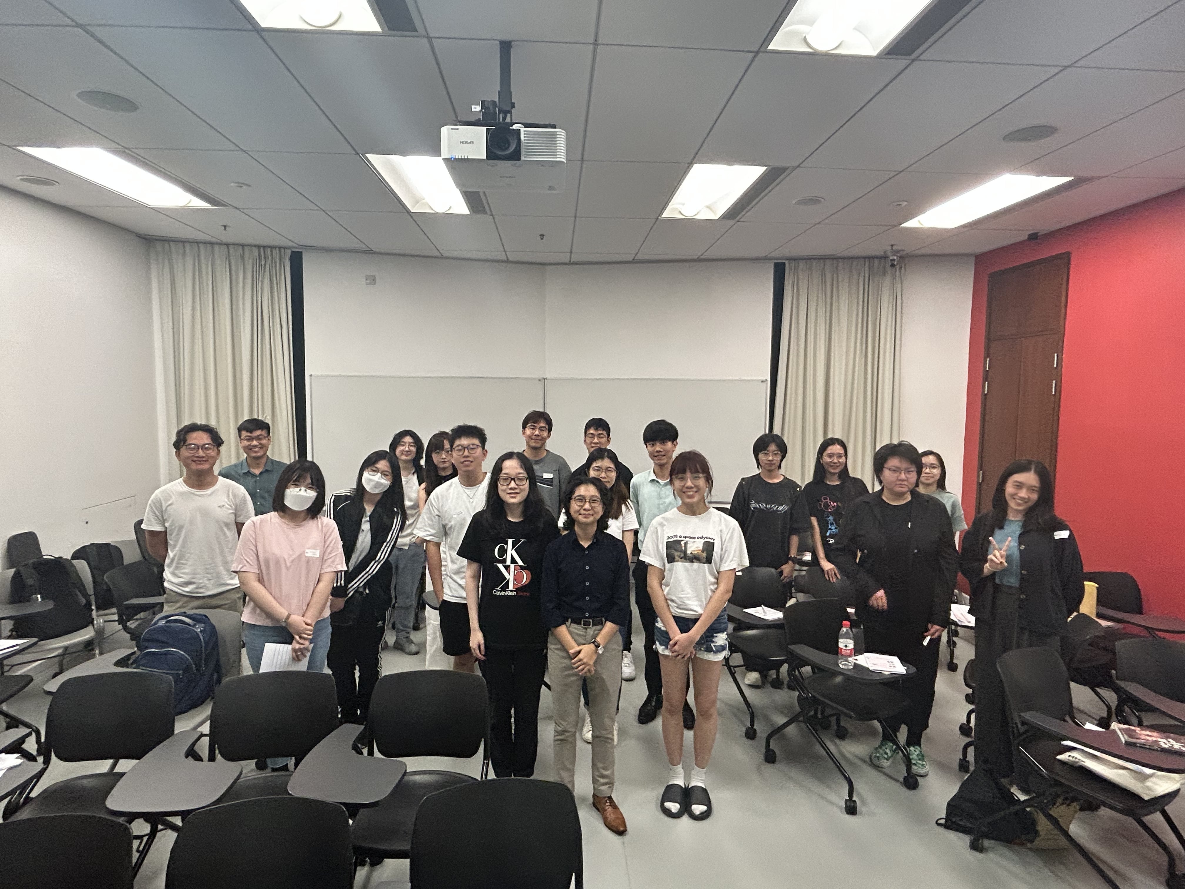 Group photo of the guest speakers and participants of the Hong Kong Guide Dogs Association Sharing Session