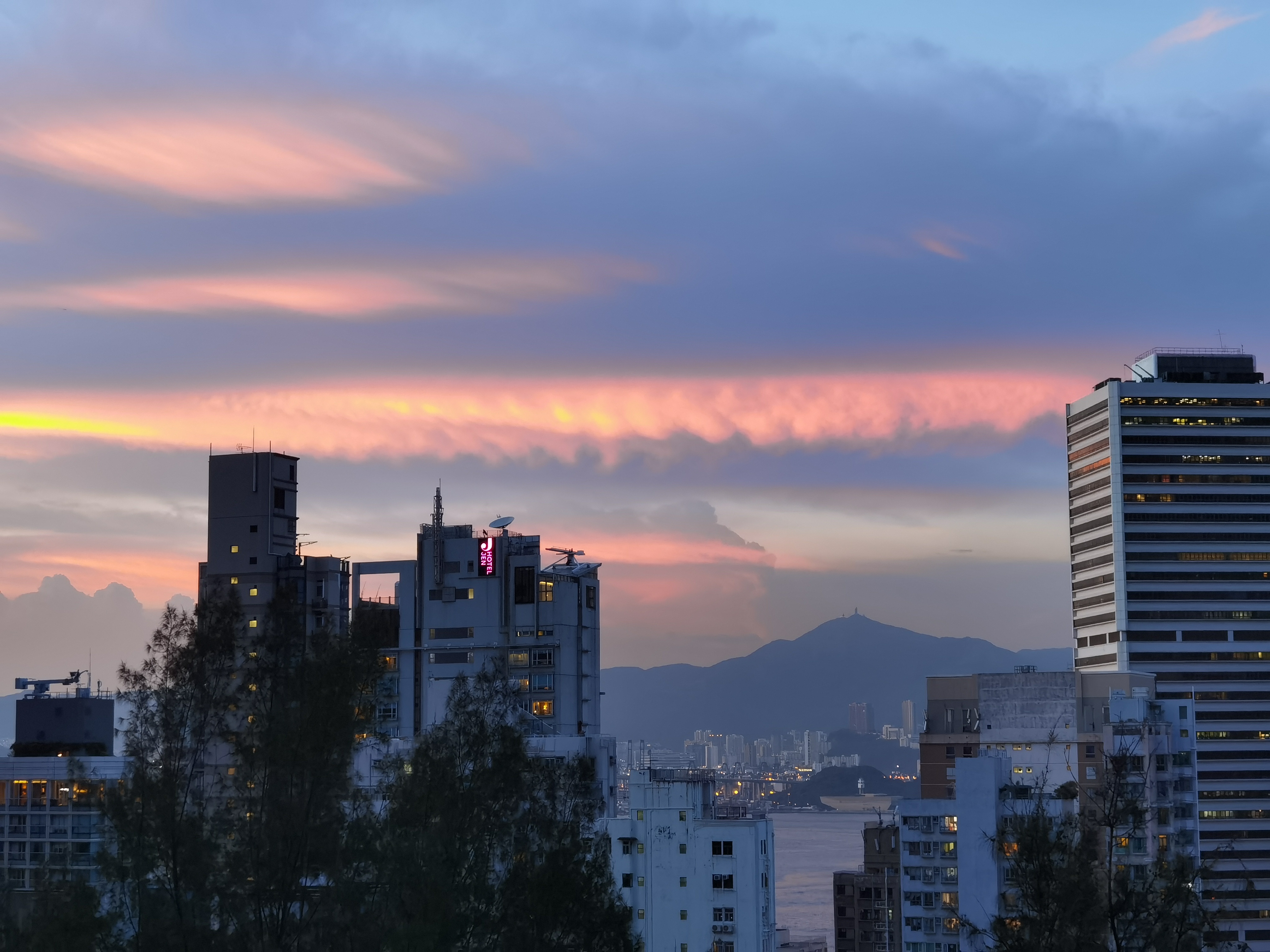 21 Rosy Clouds 